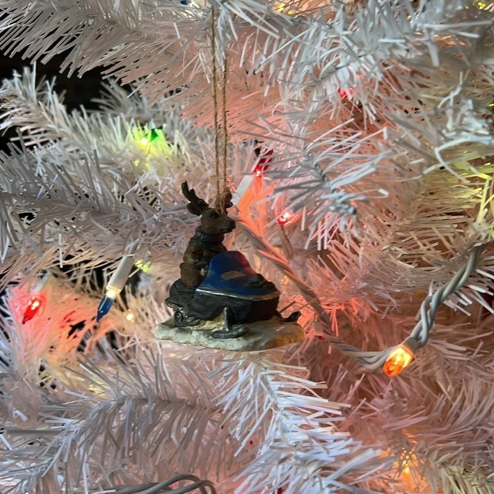 ❤️ Vintage Reindeer Snow Ski Christmas Ornament